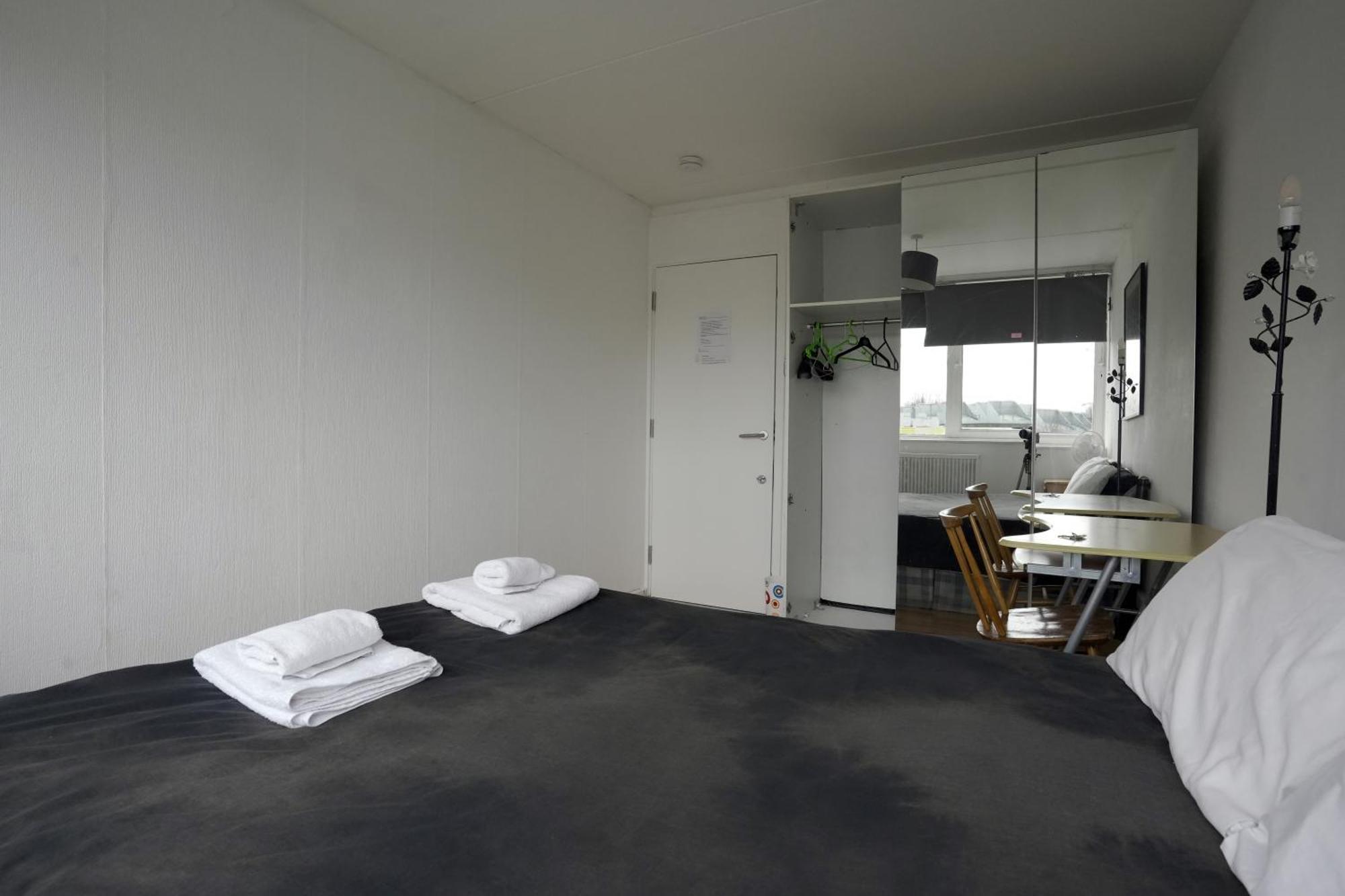 לונדון Double Room In Private Apartment מראה חיצוני תמונה